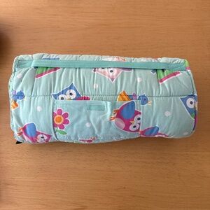 One size kids sleeping bag in good condition. Soft pink inner lining/pillow